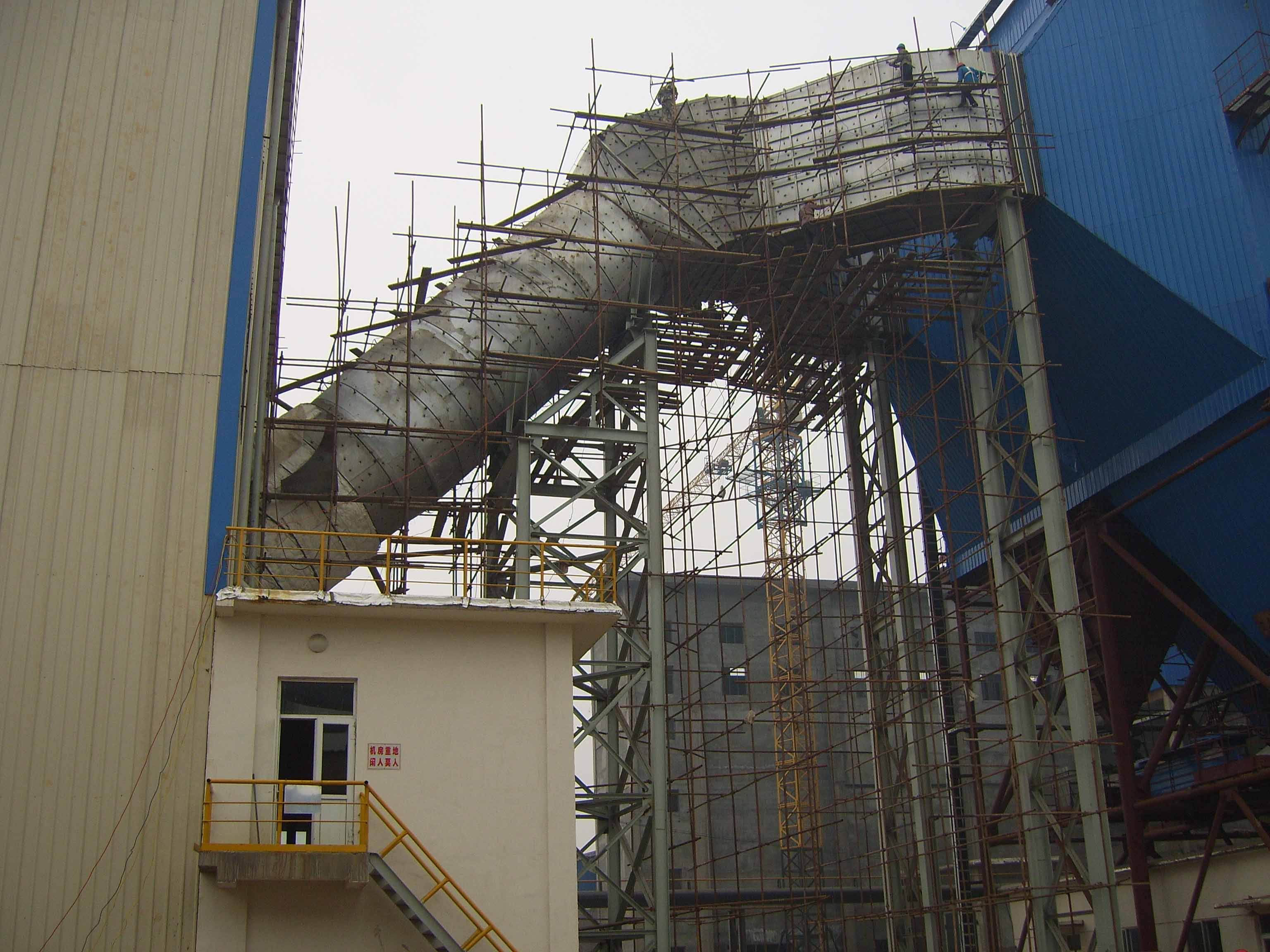 鍋爐運行時，澆注料產(chǎn)生裂紋原因分析