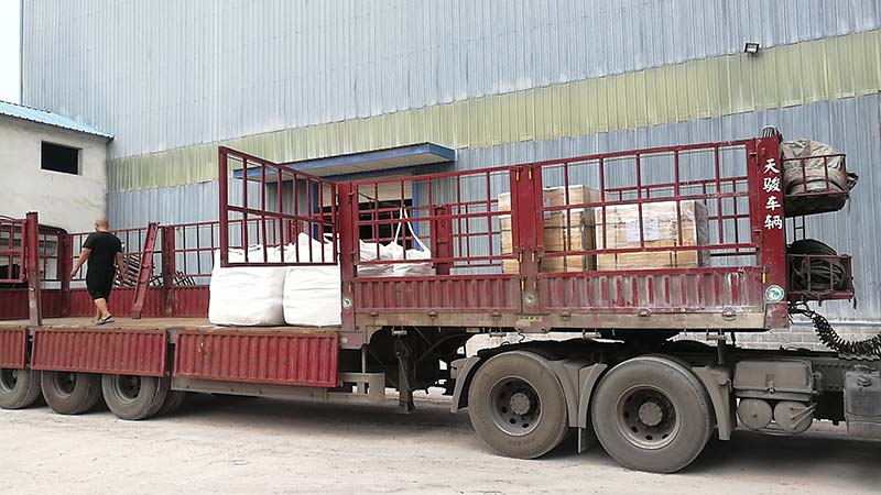 廣東中山鋼纖維增強耐火澆注料及高鋁耐火磚順利發貨